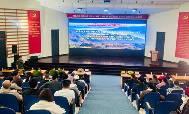 Công an phường Lâm Viên – Đà Lạt tăng cường tuyên truyền, tập huấn kỹ năng quản lý người nước ngoài, PCCC và phòng chống tệ nạn tại cơ sở lưu trú